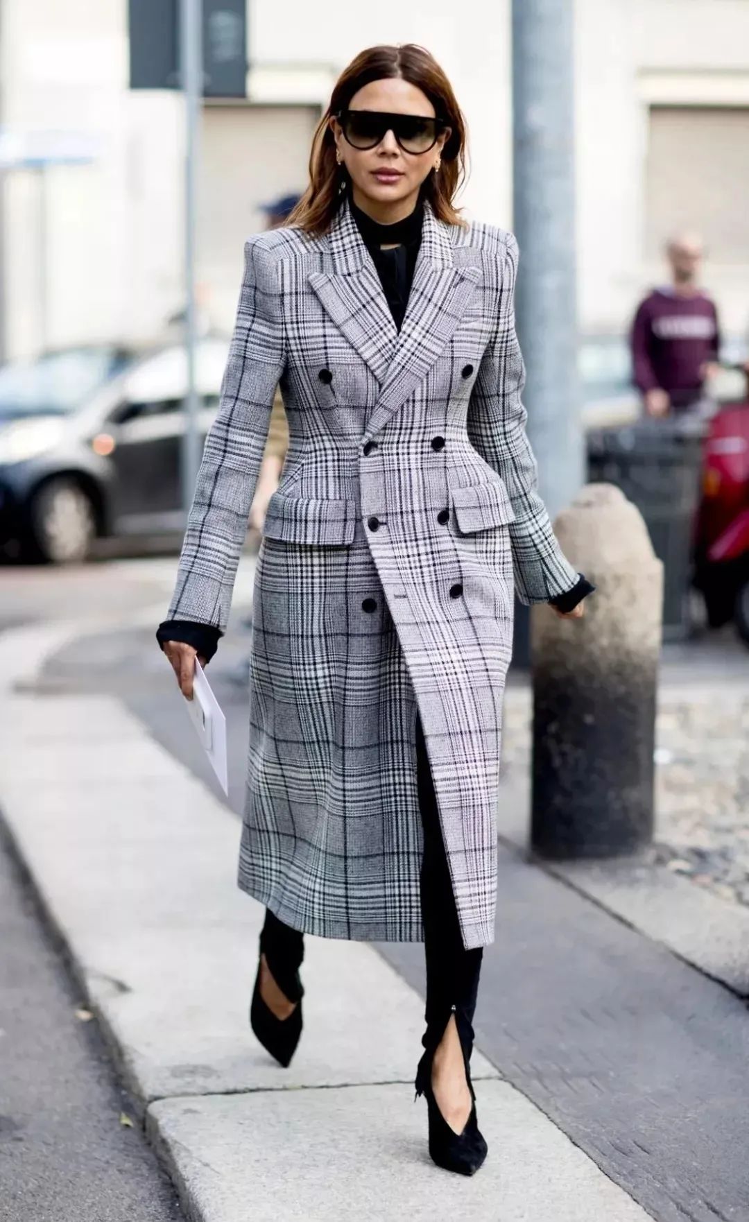 墨绿色格纹大衣怎样搭配好看,短款格纹毛呢大衣的搭配方法