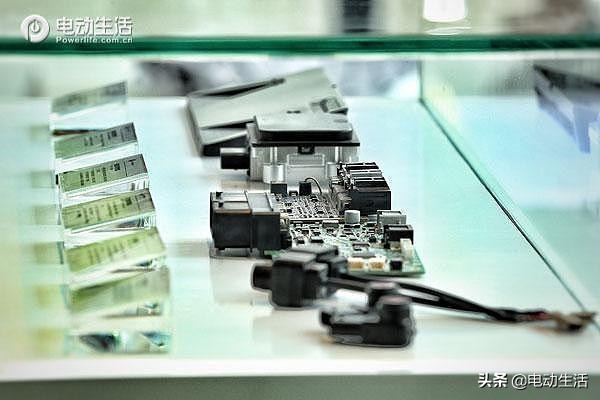 零跑t03历史低价,零跑t03官方权益