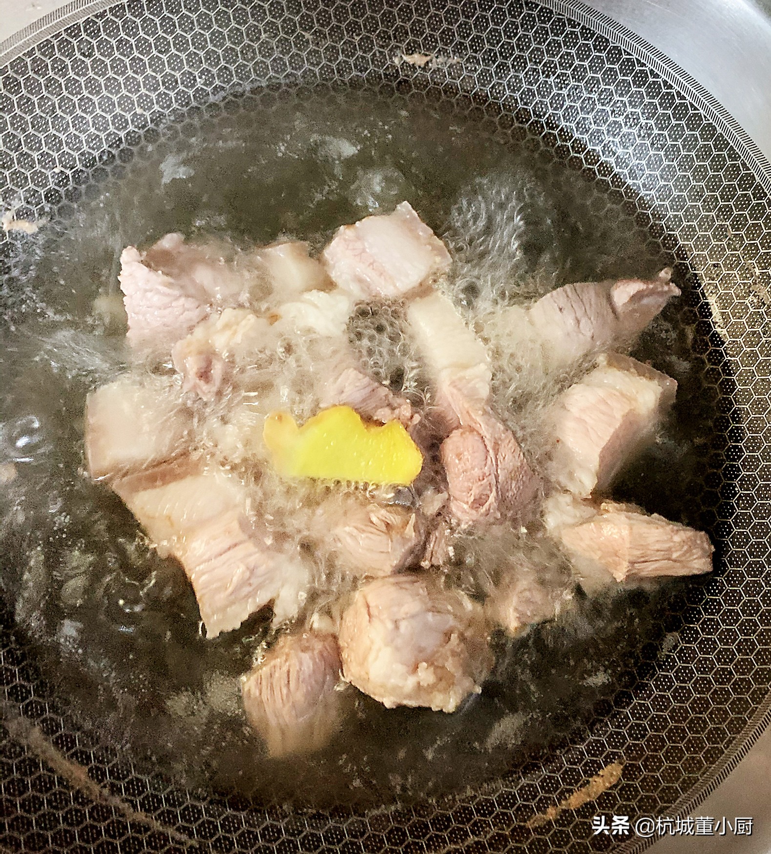 墨鱼干和鱿鱼干哪个烧肉好吃,墨鱼干土豆烧肉的做法