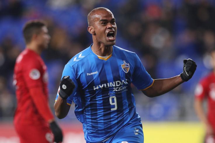 长春亚泰外援转会曼联,亚泰最新引援