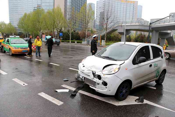 车祸对方全责不愿赔钱怎么办,车祸对方全责对方不赔钱怎么处理