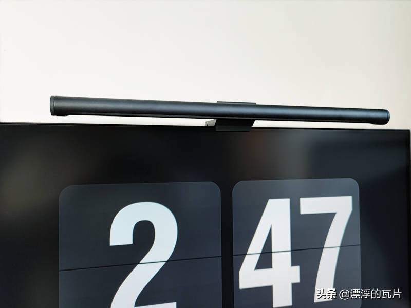 显示器挂灯的正确方法,显示器挂灯白天有用吗