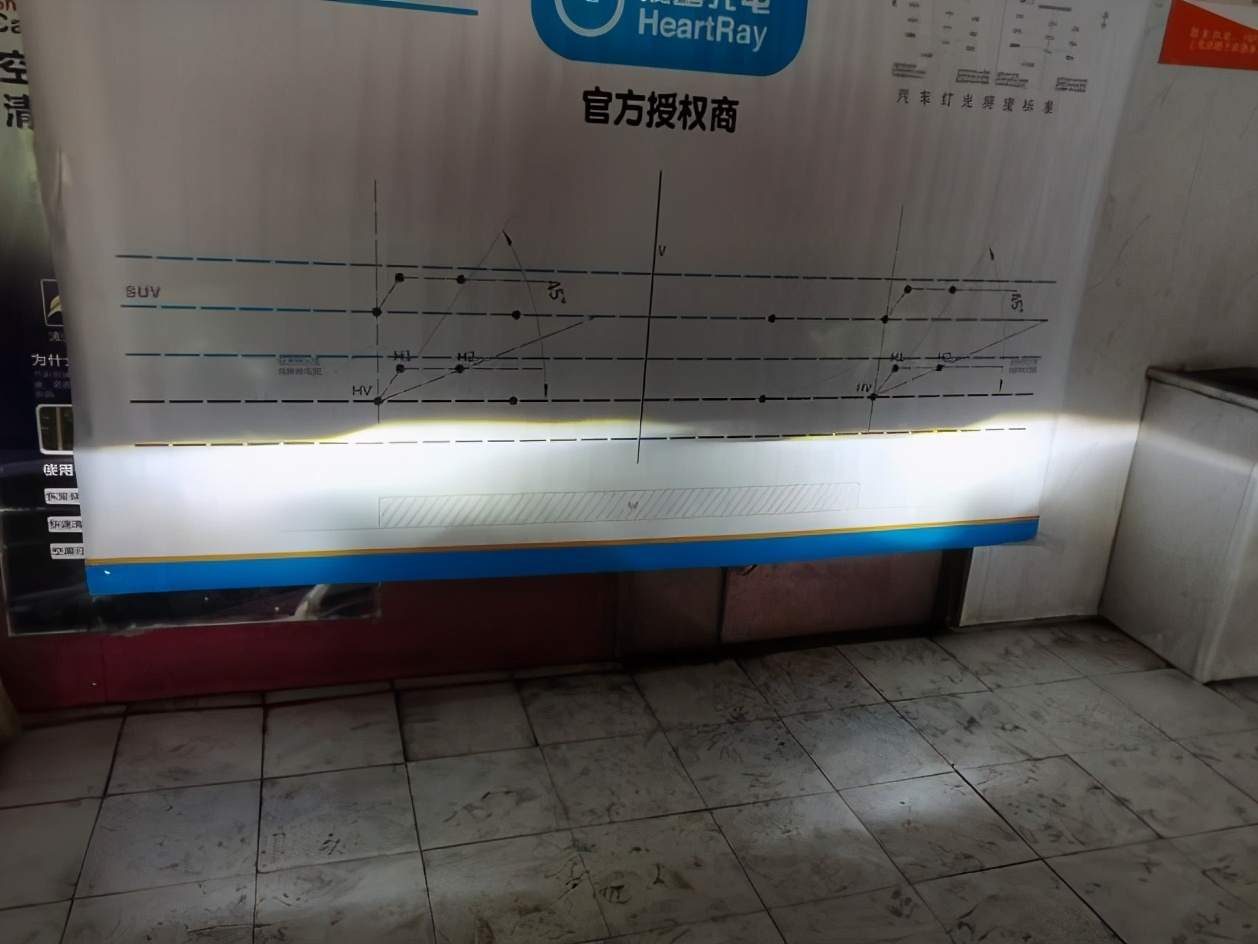 别克英朗led大灯更换视频,2018款别克英朗大灯是led