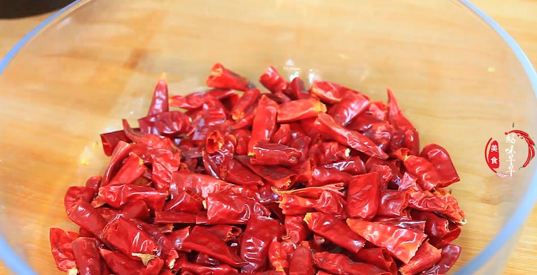 7月将至,少吃牛肉和鱼肉,多吃这3种肉,腿脚有劲,精神头足