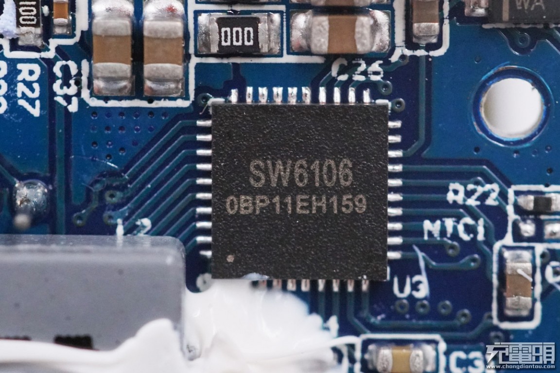 倍思30w超级硅充电器拆解,倍思65w移动电源拆解