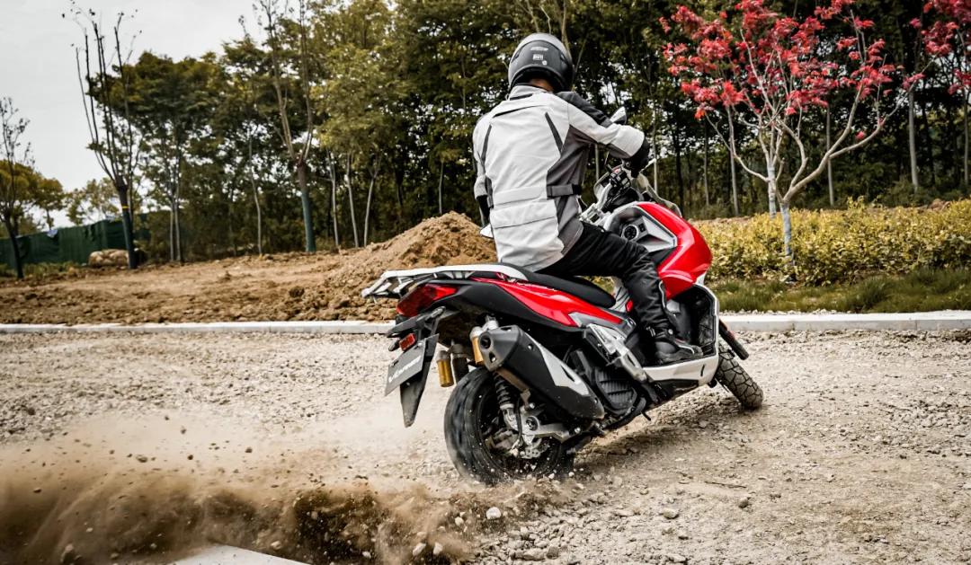 大阳ADV150胖虎试驾：真正的跨界踏板，兼顾城市越野可玩性极高