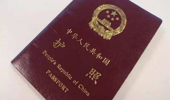 房祖名和同学说自己爸爸是成龙,房祖名在美国说爸爸是成龙