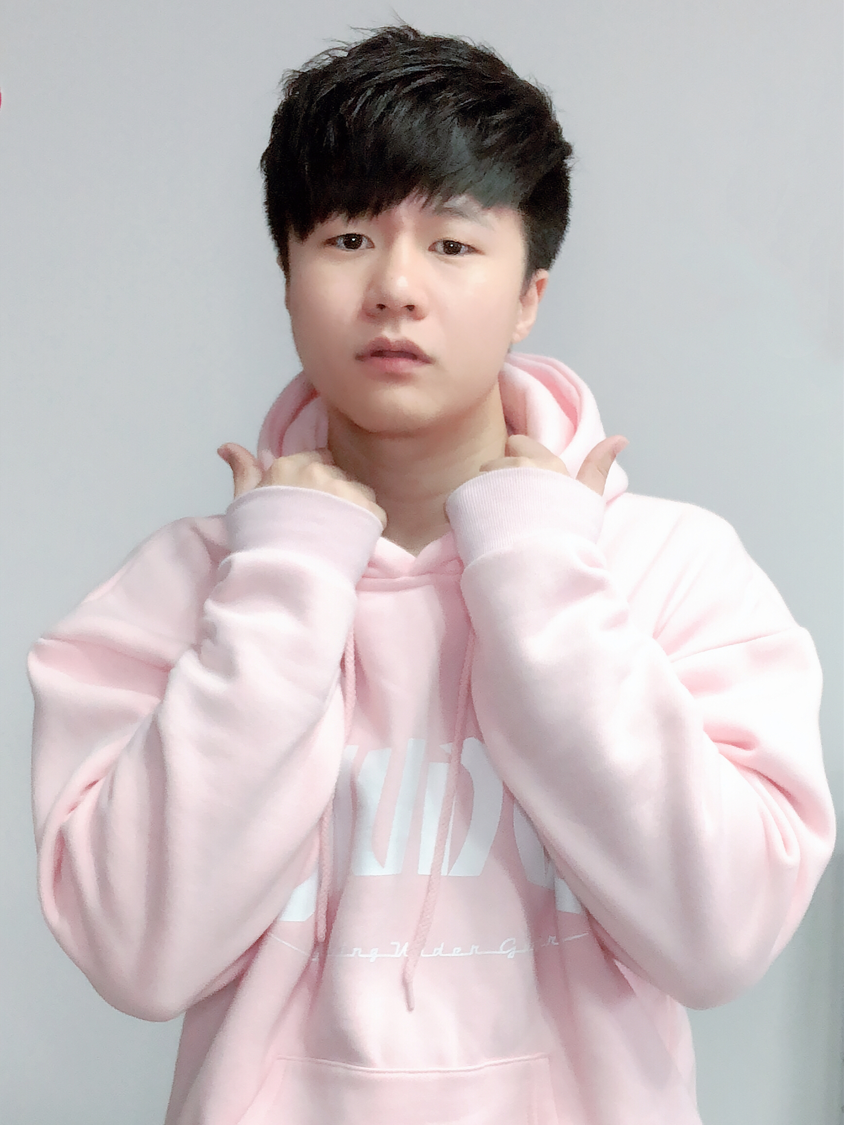 90后奢侈品鉴定师视频,90后小伙打假