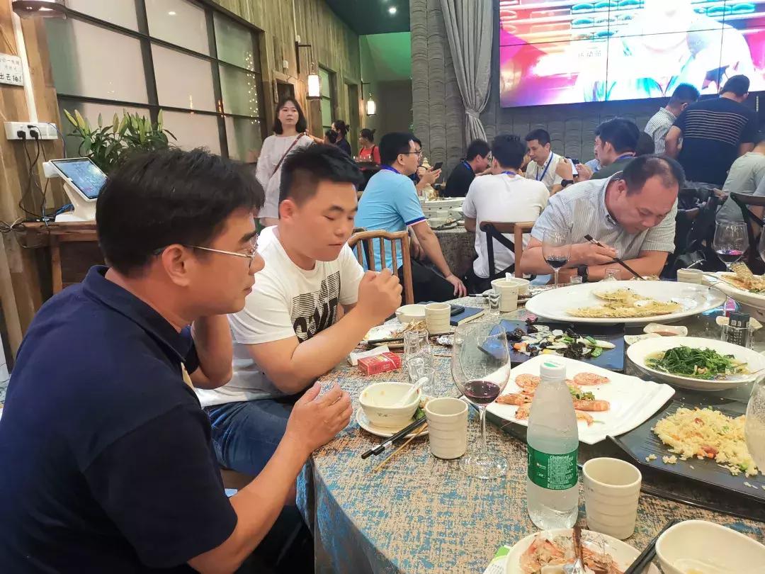 50家连锁茶饮创始人齐聚广州听小马宋、姚哲等分享定位学