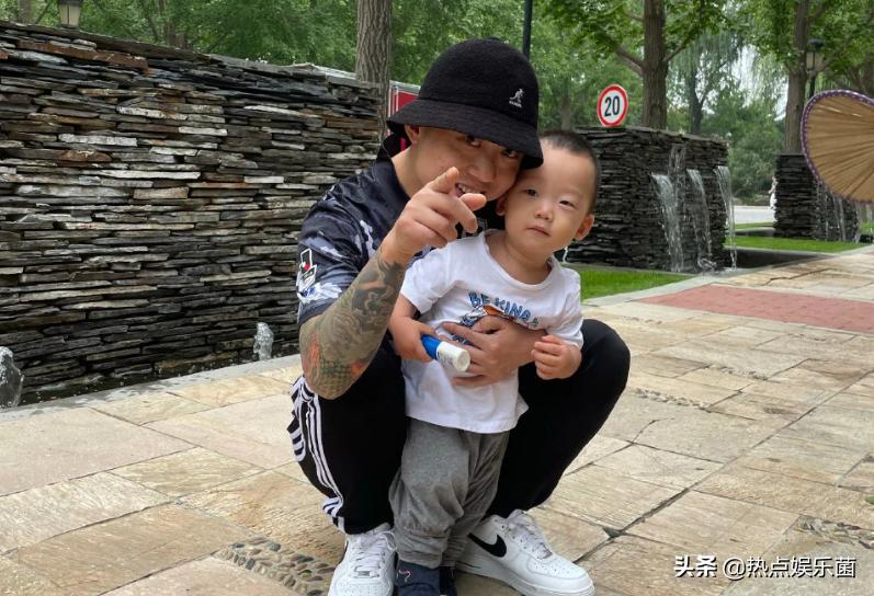 披荆斩棘的哥哥gai和陈小春哪一期,披荆斩棘的哥哥gai跟谁一起入场