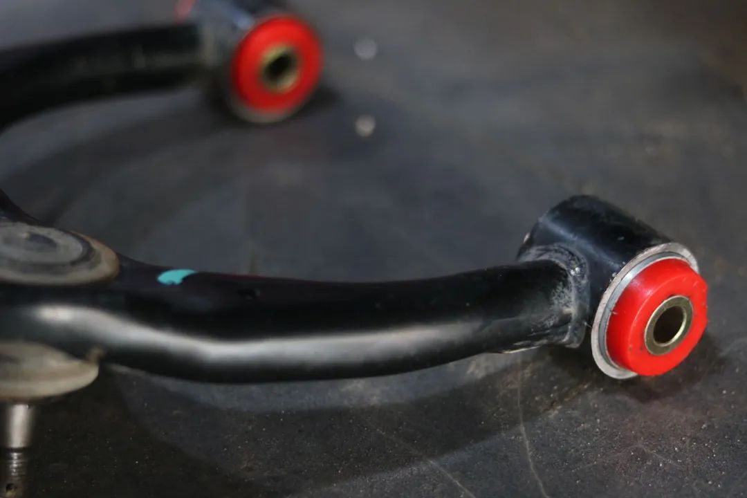 经典老车丰田lc90翻新复活,老款普拉多120翻新