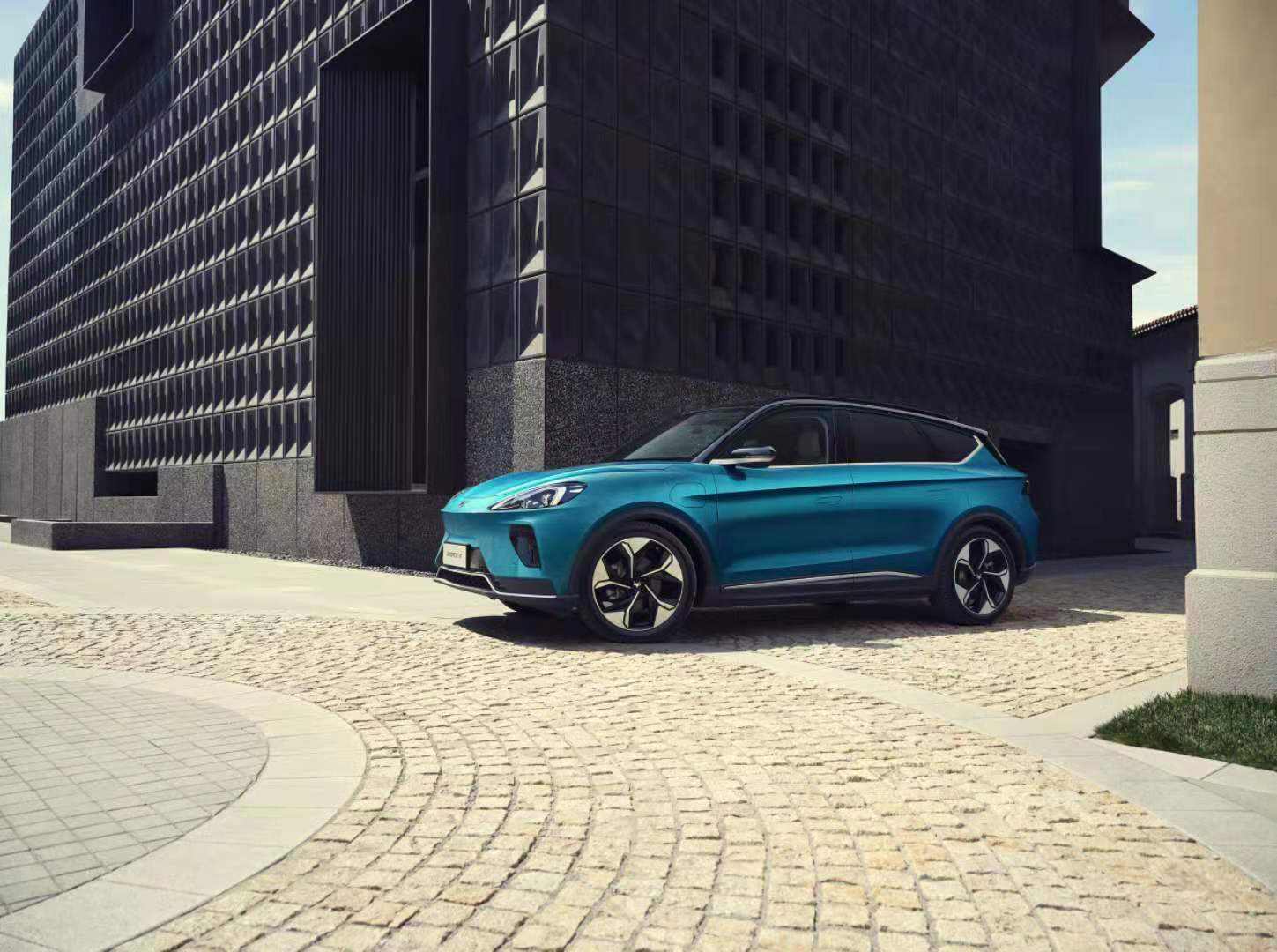 阿尔法T让你智慧驾驶乐享出行