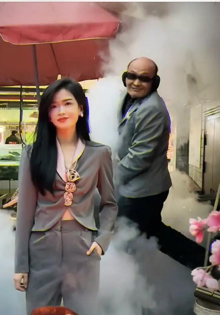 爆米花网红大叔抖音,爆米花大叔变装视频最火