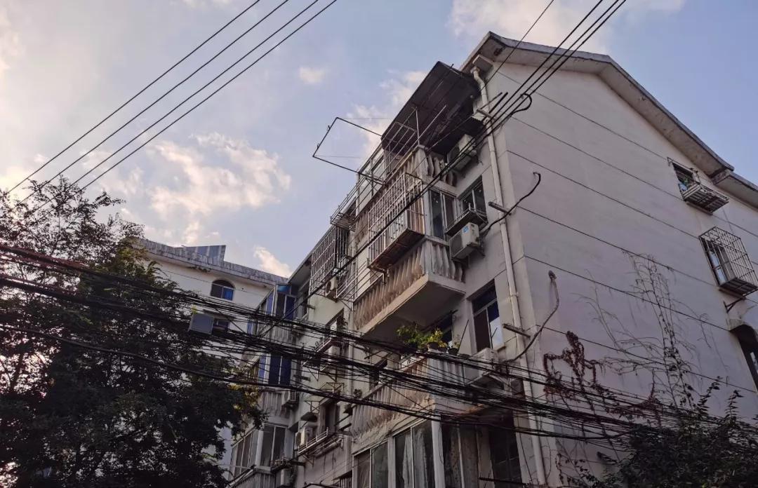 为什么学区房比学历还值钱？上一辈子班，下辈子都买不了学区房