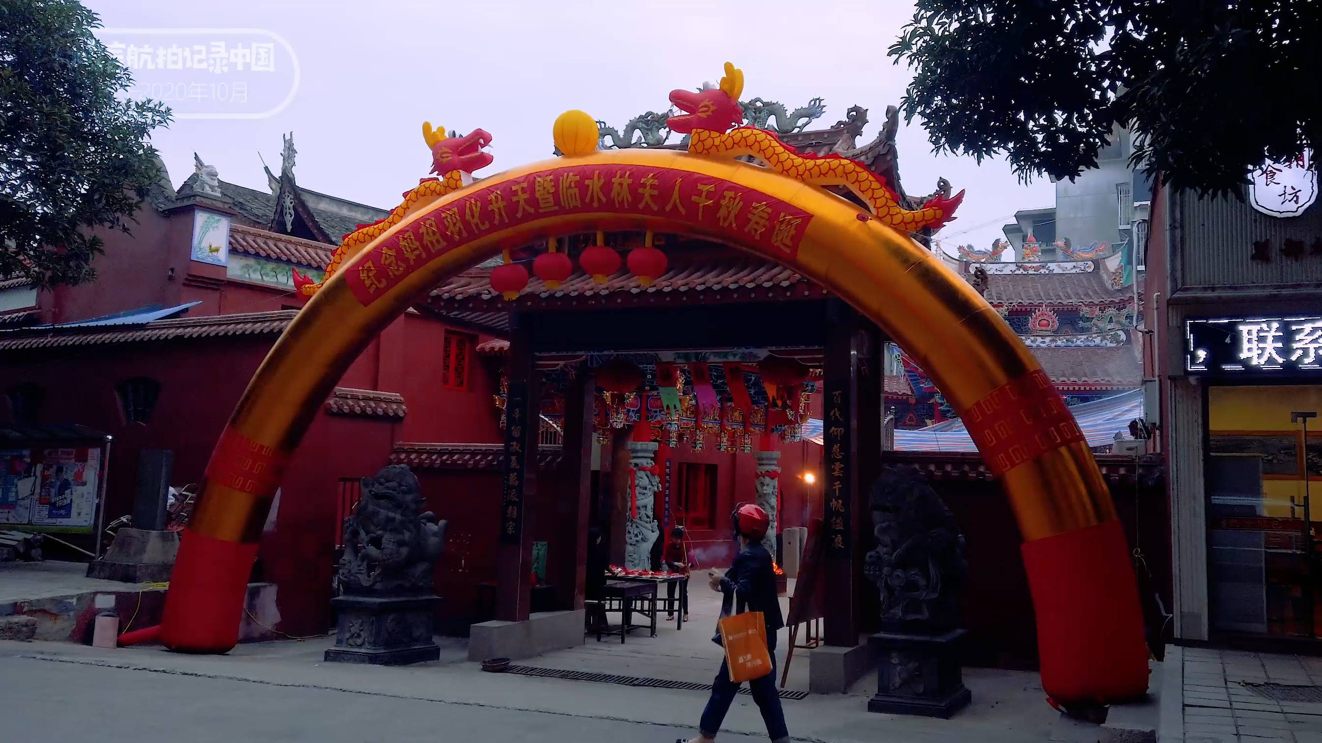 罗源这个小区的面积比城市还要大海景及高铁傍身却依旧空空荡荡