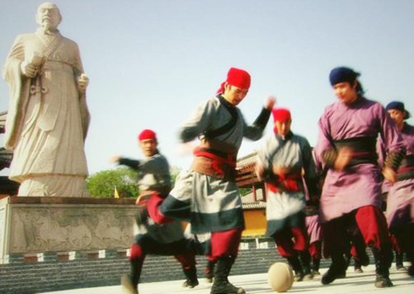 世上最早的足球队,足球历史上最伟大的发明