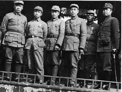 皖南事变期间谁担任新四军军长,影视中皖南事变叶挺牺牲