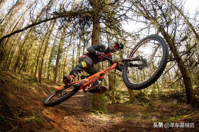 不是真空胎可以用胶条吗,不是真空胎能用自补液吗