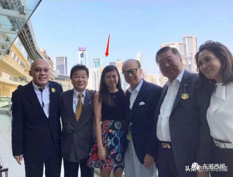 鍗冧嚎璞棬瀛欏コ,鍗冧嚎璞棬瀛欏コ鍚堥泦