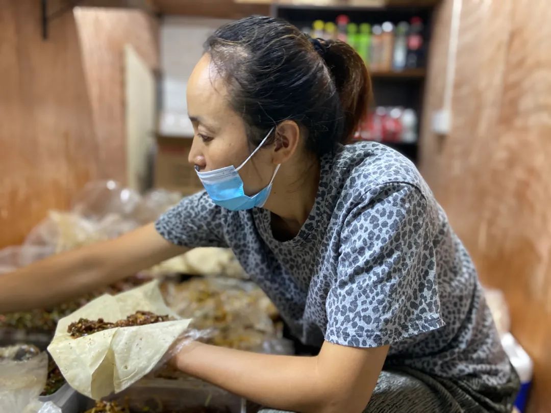 徐州闫二姐卷饼学习多少钱,闫二姐卷饼真有那么火爆吗