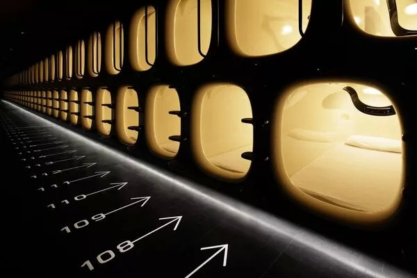 前面航班延误赶不上怎么办,第一班飞机晚点赶不上转机怎么办