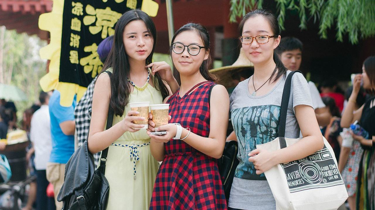 师范生读研好还是工作好,师范生毕业考教师还是公务员