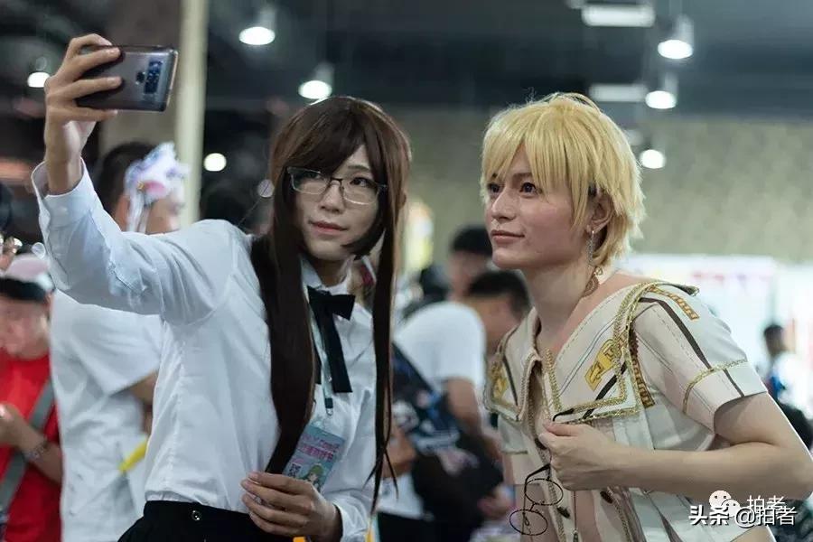 “女装大佬”木木：我更愿意被称作美妆博主