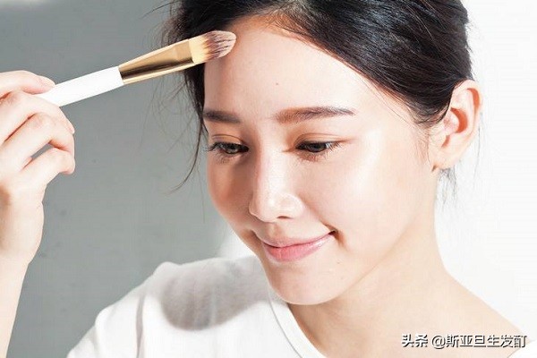 男大脑门发际线高适合什么发型,大脑门怎么降低发际线