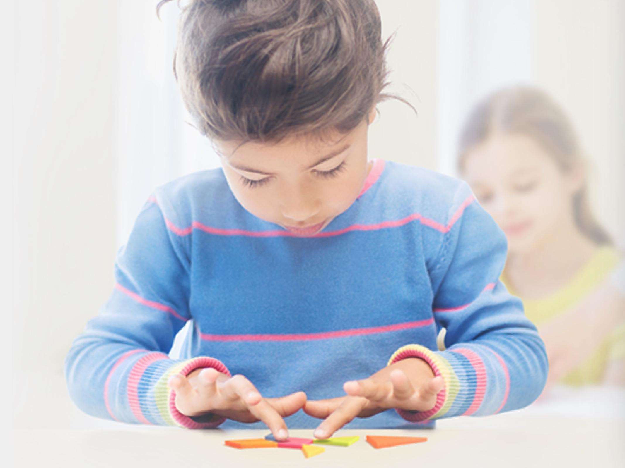 七巧板是古老的中国传统智力玩具,七巧板智力玩具