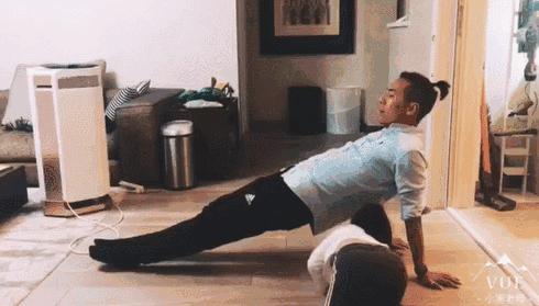 幼儿园对抗新型冠状病毒亲子游戏,预防新型冠状病毒的体能游戏