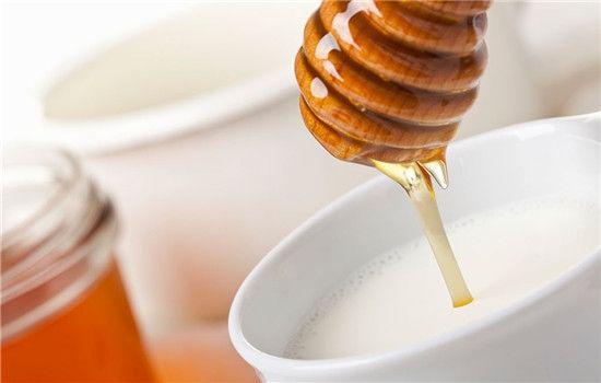 涂口红之前如何去掉死皮,每次涂完口红都会有死皮泛白