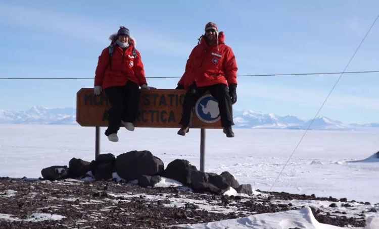 都说鹅绒贵为什么售价比鸭绒便宜,加拿大鹅和蒙克羽绒服哪件比较好