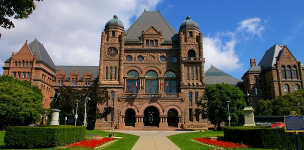 想去加拿大留学，还在担心费用吗？这里有全部费用清单