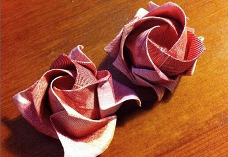 女生喜欢的玫瑰花用纸折的,用卫生纸折玫瑰多种方法