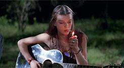 能被称“最美女战神”，可不只是她打了15年丧尸