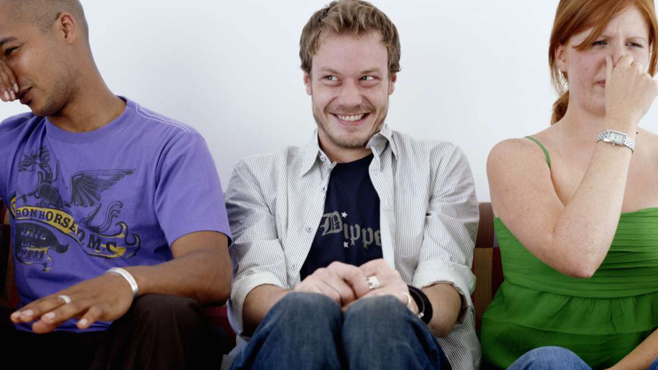 大人经常放屁是什么问题怎样治疗,光放屁说明身体健康出现什么问题