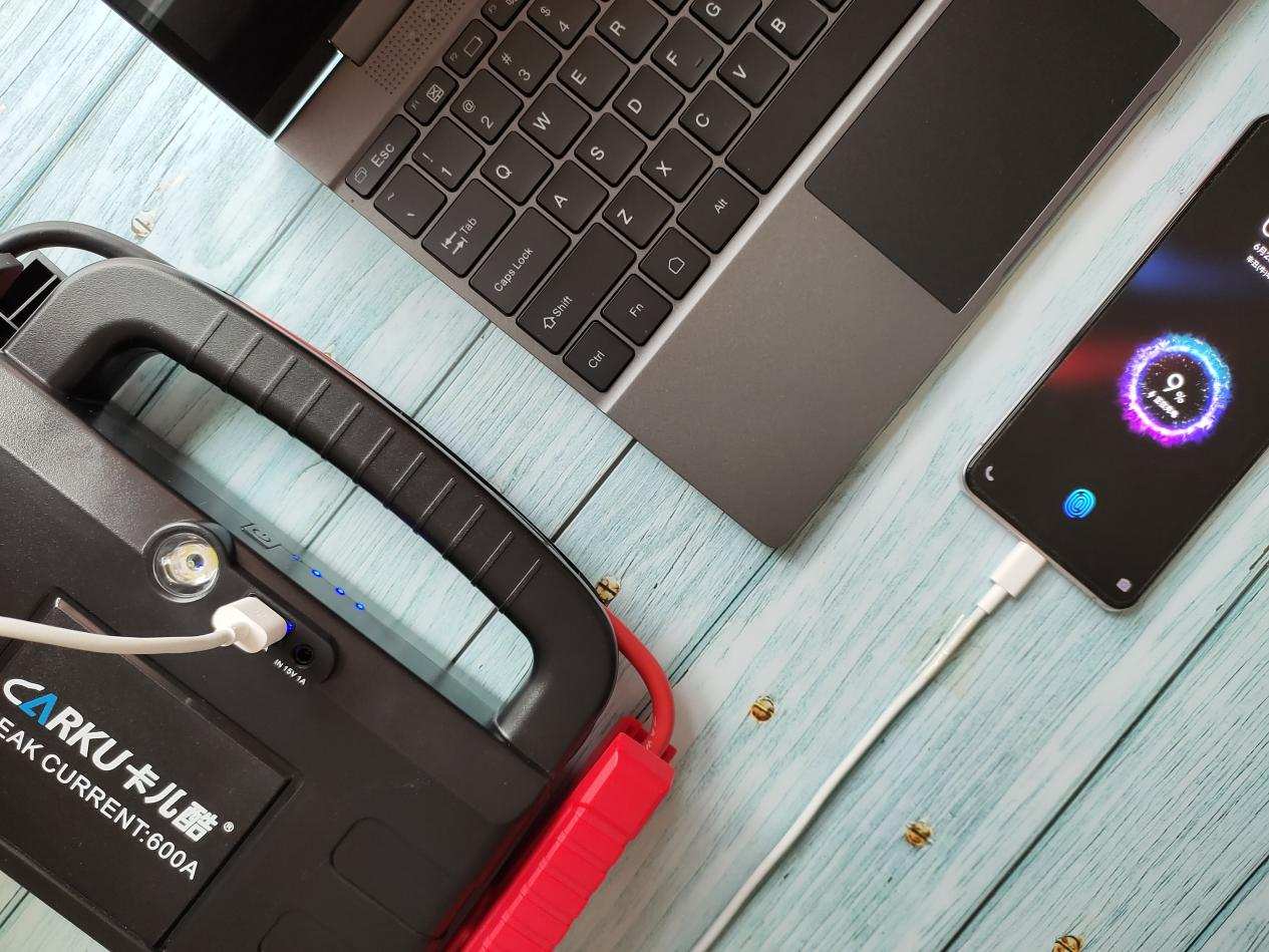 卡儿酷汽车应急启动电源怎样使用,卡儿酷汽车启动电源使用详细操作