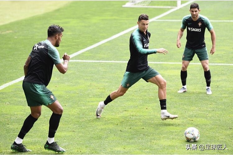 迷你罗和c罗秀肌肉,c罗与迷你罗训练视频