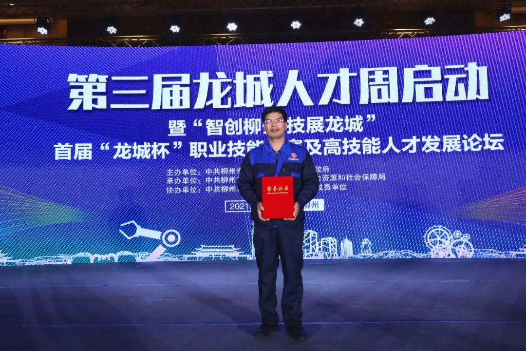 广西无人机培训中专班,广西科技商贸高级技工学校无人机