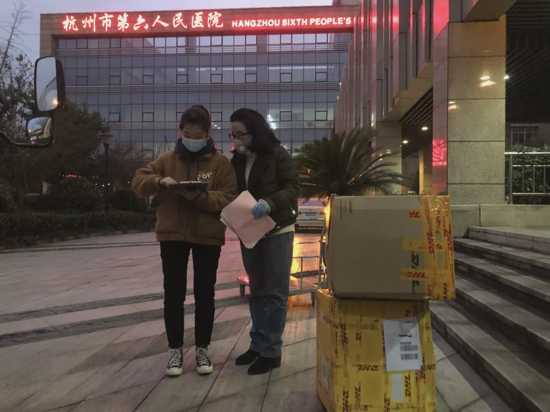 绿城风雨同舟,绿城与您在一起