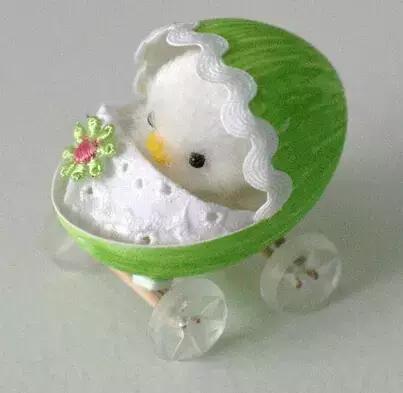 鸡蛋壳手工作品创意幼儿园,碎鸡蛋壳手工粘贴画动物图案