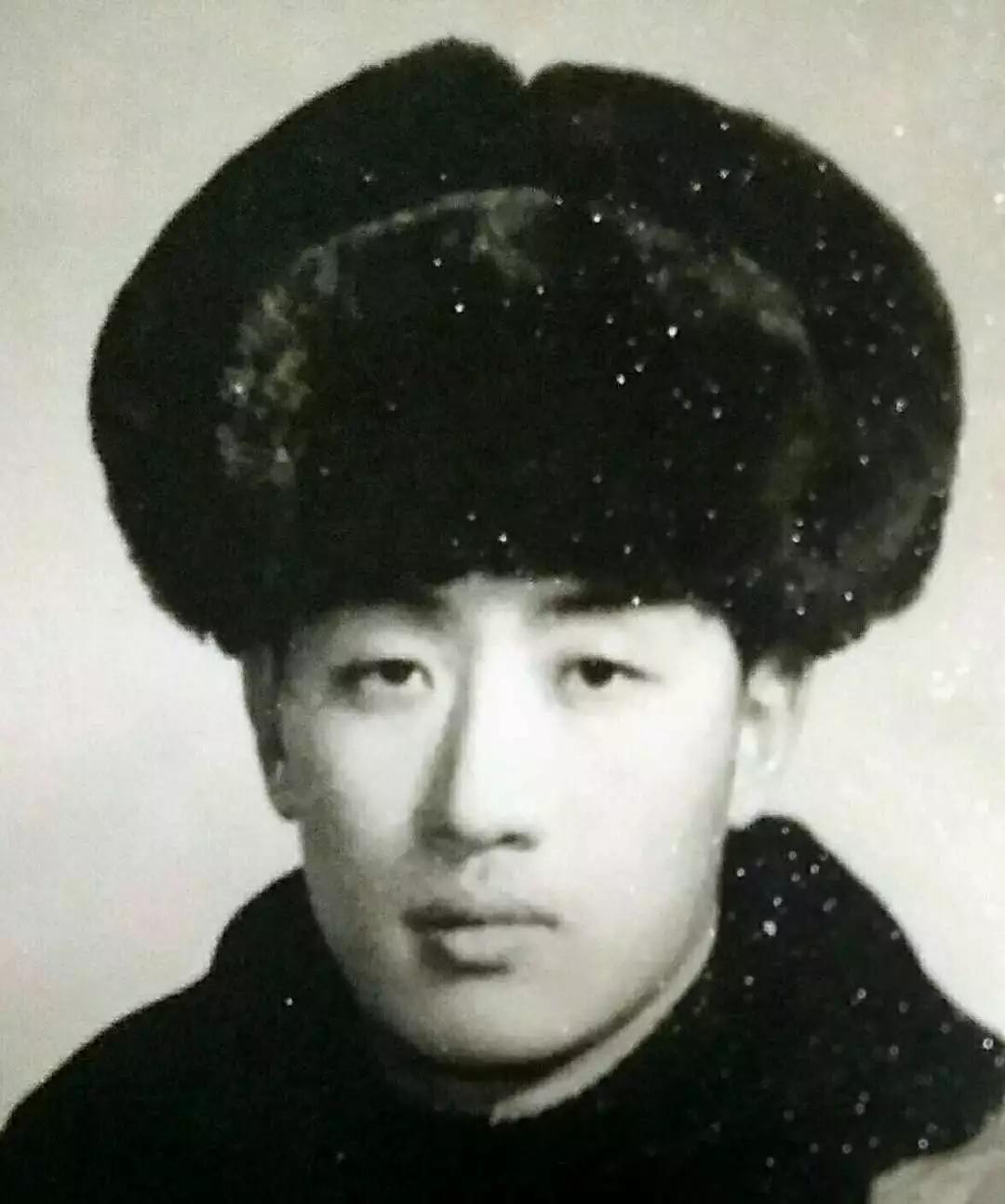 天津民园体育场拍摄地点,站在观众席上