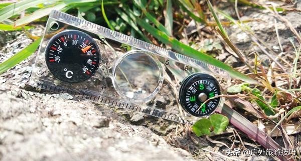 荒野求生手册：怎么制作一个户外求生宝盒edc，具体用法讲解