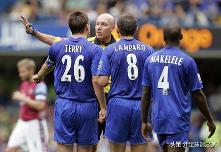 每个成功人物的背后都有一个男人,一个足球巨星背后的心酸