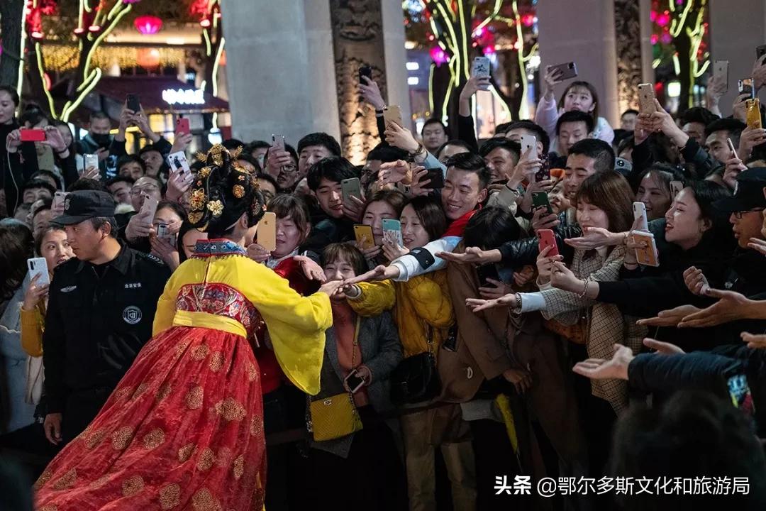 转九曲猜灯谜，赏民俗听老腔，约网红品美食到康镇~