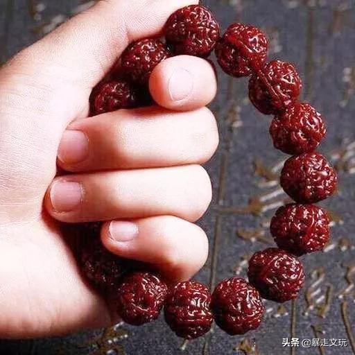 金刚菩提手串弄上84消毒液发黑,金刚菩提手串发黑了怎样清洗