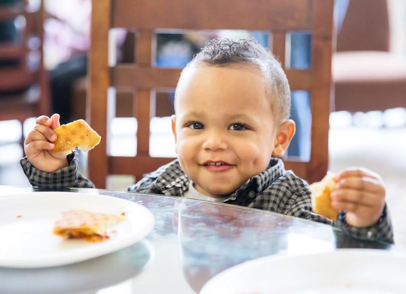宝宝口臭是积食喝什么汤,孩子积食消化不良又有口臭吃什么