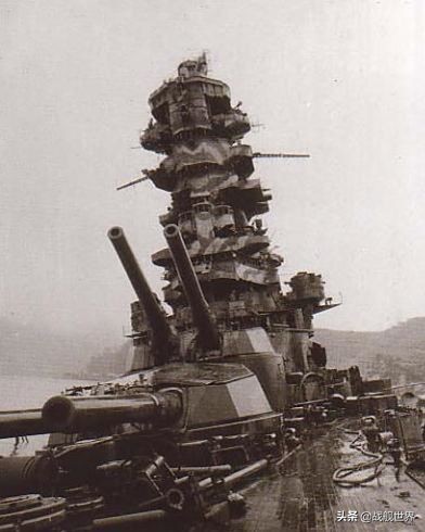 这简直就是危楼！“高耸入云”的舰桥不忍直视