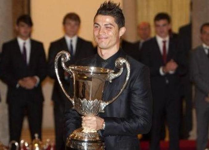 巴西身穿10号球衣的是谁,巴西10号球衣内马尔耐克