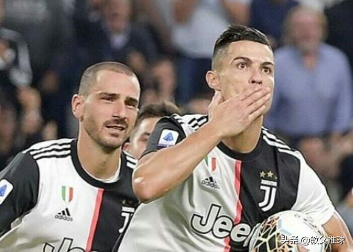 排面!外媒评历史最佳11人,球王门神皇帝上榜,外星人梅罗领衔